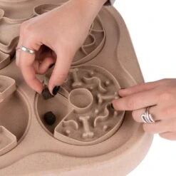 TIAKI Slow Feed Puzzle Juego De Inteligencia Para Perros -Mascota Tienda 307596 intelligenzspielzeug slow feed puzzle fg 4954 5